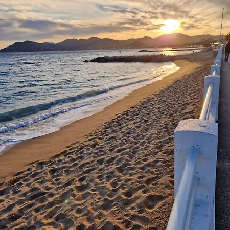 Maupassant Bord De 아파트